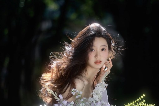 网红“迅猛龙特蕾莎”会员直播引热议因操作失误公开回应真相！