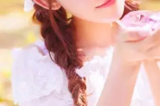 演员卢昱晓因盗摄争议道歉登上微博热搜榜首
