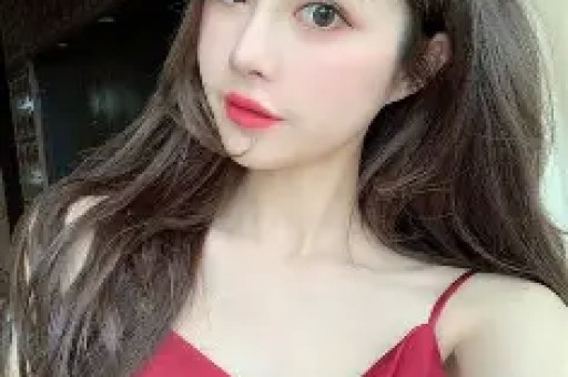 抖音421万粉丝小英爆改张元英：一次惊艳爆改一场流量交锋