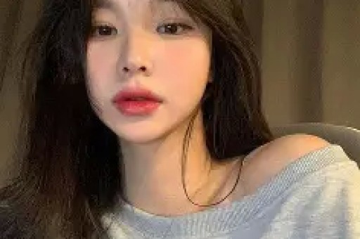 凌晨三点网红司晓迪突然发文宠粉一口气晒出18张照片