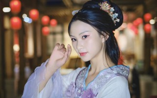 孝心感人！抖音网红‘水果姐’李桂芹带母亲同台献唱